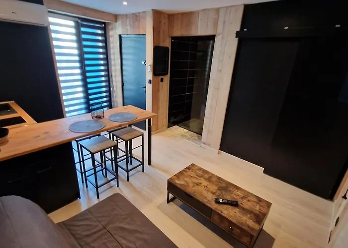 Rénové à - Plage, Centre&gare à Pied Agde